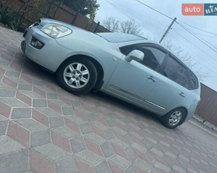 Серый Киа Каренс, объемом двигателя 2 л и пробегом 275 тыс. км за 4250 $, фото 2 на Automoto.ua