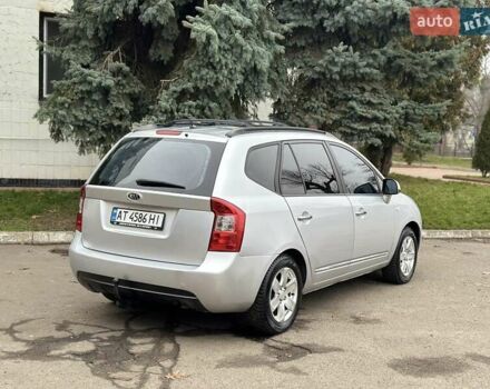 Серый Киа Каренс, объемом двигателя 2 л и пробегом 280 тыс. км за 4999 $, фото 5 на Automoto.ua