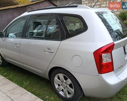 Серый Киа Каренс, объемом двигателя 2 л и пробегом 222 тыс. км за 5500 $, фото 9 на Automoto.ua