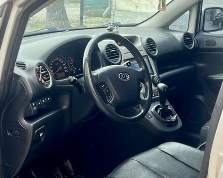 Серый Киа Каренс, объемом двигателя 2 л и пробегом 173 тыс. км за 6700 $, фото 12 на Automoto.ua