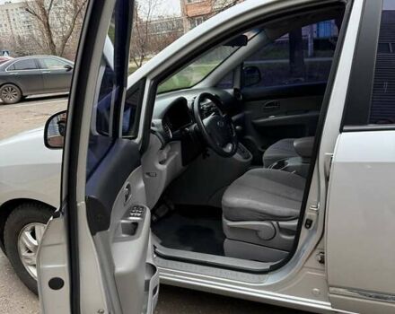 Серый Киа Каренс, объемом двигателя 2 л и пробегом 131 тыс. км за 8200 $, фото 23 на Automoto.ua