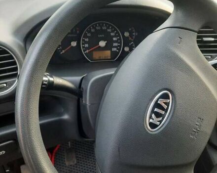 Серый Киа Каренс, объемом двигателя 2 л и пробегом 180 тыс. км за 6900 $, фото 10 на Automoto.ua