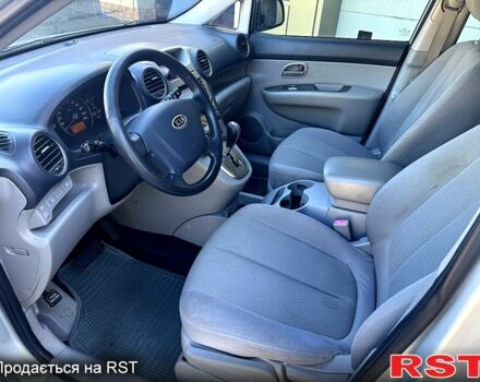Серый Киа Каренс, объемом двигателя 2 л и пробегом 115 тыс. км за 6800 $, фото 8 на Automoto.ua