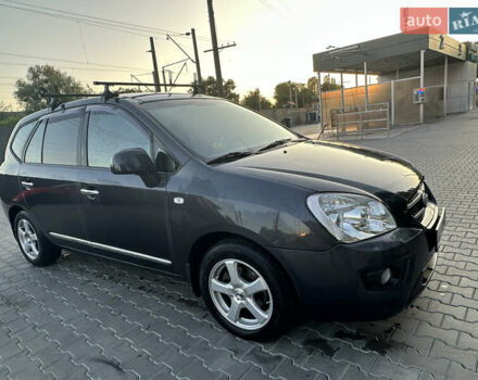 Серый Киа Каренс, объемом двигателя 2 л и пробегом 317 тыс. км за 4500 $, фото 3 на Automoto.ua