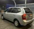 Серый Киа Каренс, объемом двигателя 2 л и пробегом 250 тыс. км за 5800 $, фото 7 на Automoto.ua