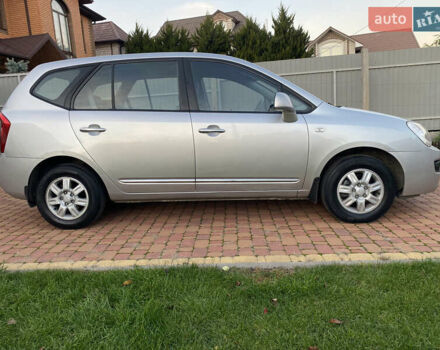 Серый Киа Каренс, объемом двигателя 2 л и пробегом 198 тыс. км за 6800 $, фото 1 на Automoto.ua