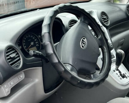 Сірий Кіа Каренс, об'ємом двигуна 1.9 л та пробігом 210 тис. км за 5500 $, фото 10 на Automoto.ua