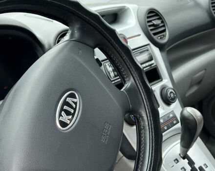 Сірий Кіа Каренс, об'ємом двигуна 1.9 л та пробігом 210 тис. км за 5500 $, фото 22 на Automoto.ua