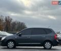 Серый Киа Каренс, объемом двигателя 2 л и пробегом 203 тыс. км за 5999 $, фото 4 на Automoto.ua