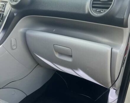 Сірий Кіа Каренс, об'ємом двигуна 2 л та пробігом 273 тис. км за 6300 $, фото 10 на Automoto.ua