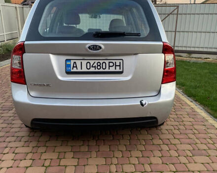 Серый Киа Каренс, объемом двигателя 2 л и пробегом 198 тыс. км за 6800 $, фото 4 на Automoto.ua