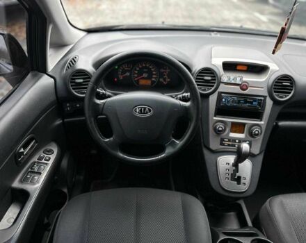 Серый Киа Каренс, объемом двигателя 2 л и пробегом 203 тыс. км за 5999 $, фото 16 на Automoto.ua