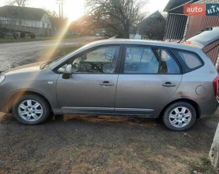 Серый Киа Каренс, объемом двигателя 2 л и пробегом 180 тыс. км за 6900 $, фото 8 на Automoto.ua