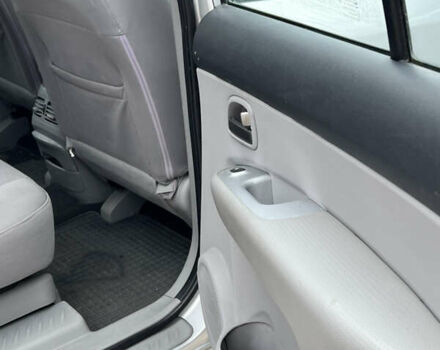 Сірий Кіа Каренс, об'ємом двигуна 1.9 л та пробігом 210 тис. км за 5500 $, фото 12 на Automoto.ua