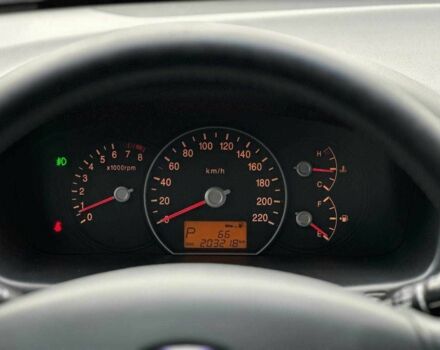 Серый Киа Каренс, объемом двигателя 2 л и пробегом 203 тыс. км за 5999 $, фото 19 на Automoto.ua