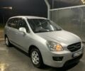 Серый Киа Каренс, объемом двигателя 2 л и пробегом 250 тыс. км за 5800 $, фото 4 на Automoto.ua
