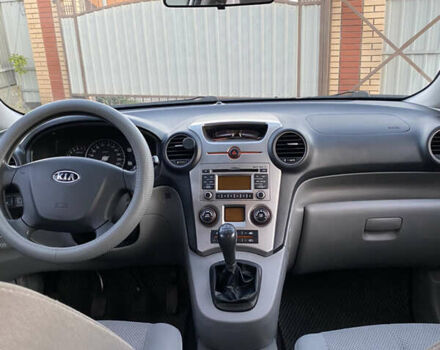 Серый Киа Каренс, объемом двигателя 2 л и пробегом 198 тыс. км за 6800 $, фото 6 на Automoto.ua