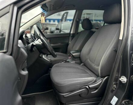 Серый Киа Каренс, объемом двигателя 2 л и пробегом 203 тыс. км за 5999 $, фото 12 на Automoto.ua