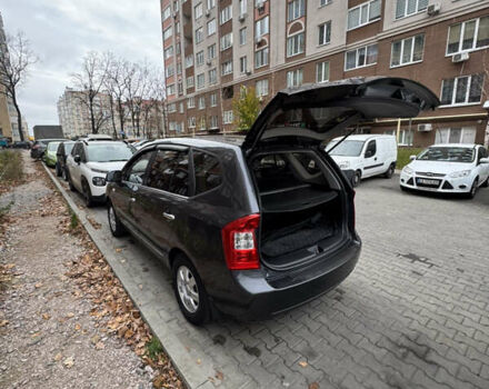 Серый Киа Каренс, объемом двигателя 2 л и пробегом 305 тыс. км за 5900 $, фото 6 на Automoto.ua