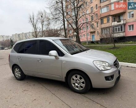 Серый Киа Каренс, объемом двигателя 2 л и пробегом 131 тыс. км за 8200 $, фото 3 на Automoto.ua