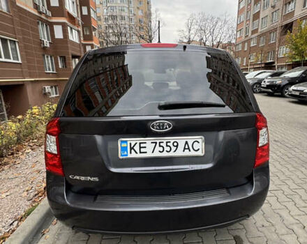Серый Киа Каренс, объемом двигателя 2 л и пробегом 305 тыс. км за 5900 $, фото 3 на Automoto.ua