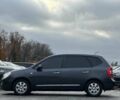 Серый Киа Каренс, объемом двигателя 2 л и пробегом 203 тыс. км за 5999 $, фото 4 на Automoto.ua