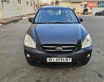 Серый Киа Каренс, объемом двигателя 2 л и пробегом 284 тыс. км за 5900 $, фото 1 на Automoto.ua