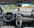 Сірий Кіа Каренс, об'ємом двигуна 2 л та пробігом 197 тис. км за 6499 $, фото 11 на Automoto.ua