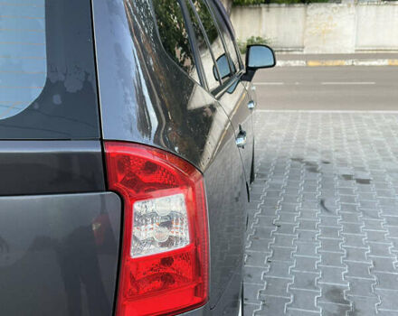 Серый Киа Каренс, объемом двигателя 2 л и пробегом 317 тыс. км за 4500 $, фото 4 на Automoto.ua