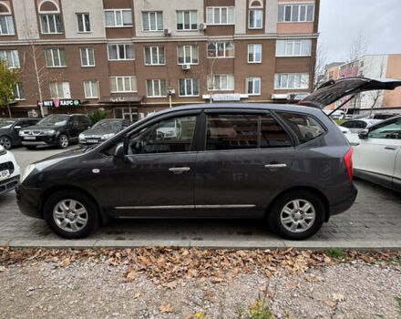 Серый Киа Каренс, объемом двигателя 2 л и пробегом 305 тыс. км за 5900 $, фото 5 на Automoto.ua