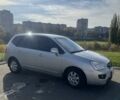 Сірий Кіа Каренс, об'ємом двигуна 2 л та пробігом 273 тис. км за 6300 $, фото 1 на Automoto.ua