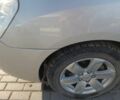 Серый Киа Каренс, объемом двигателя 2 л и пробегом 238 тыс. км за 5800 $, фото 3 на Automoto.ua