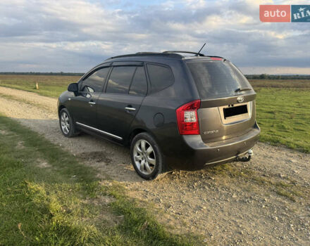 Серый Киа Каренс, объемом двигателя 2 л и пробегом 300 тыс. км за 6900 $, фото 9 на Automoto.ua