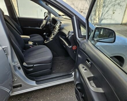 Серый Киа Каренс, объемом двигателя 2 л и пробегом 350 тыс. км за 2800 $, фото 13 на Automoto.ua