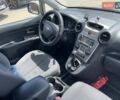 Серый Киа Каренс, объемом двигателя 2 л и пробегом 207 тыс. км за 5999 $, фото 16 на Automoto.ua