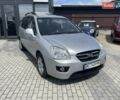 Серый Киа Каренс, объемом двигателя 2 л и пробегом 207 тыс. км за 5999 $, фото 2 на Automoto.ua