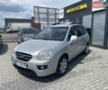 Серый Киа Каренс, объемом двигателя 2 л и пробегом 207 тыс. км за 5999 $, фото 1 на Automoto.ua
