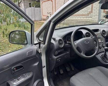 Сірий Кіа Каренс, об'ємом двигуна 1.59 л та пробігом 137 тис. км за 7100 $, фото 12 на Automoto.ua