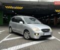 Сірий Кіа Каренс, об'ємом двигуна 2 л та пробігом 215 тис. км за 8990 $, фото 1 на Automoto.ua