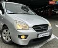 Сірий Кіа Каренс, об'ємом двигуна 2 л та пробігом 215 тис. км за 8990 $, фото 1 на Automoto.ua