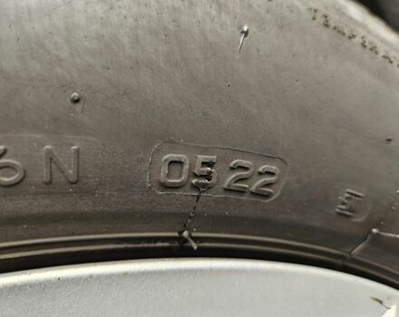 Серый Киа Каренс, объемом двигателя 2 л и пробегом 350 тыс. км за 2800 $, фото 23 на Automoto.ua