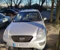 Сірий Кіа Каренс, об'ємом двигуна 1.98 л та пробігом 230 тис. км за 5200 $, фото 1 на Automoto.ua