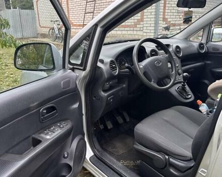Сірий Кіа Каренс, об'ємом двигуна 1.59 л та пробігом 137 тис. км за 7100 $, фото 11 на Automoto.ua