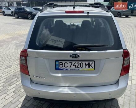 Серый Киа Каренс, объемом двигателя 2 л и пробегом 207 тыс. км за 5999 $, фото 5 на Automoto.ua