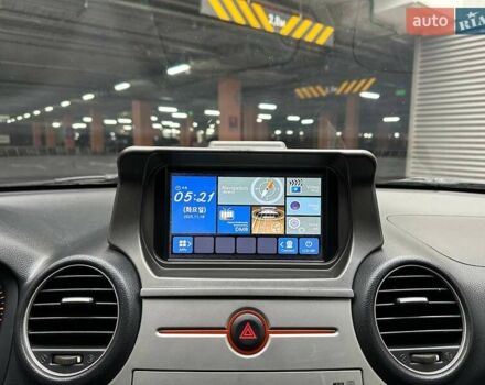 Сірий Кіа Каренс, об'ємом двигуна 2 л та пробігом 215 тис. км за 8990 $, фото 17 на Automoto.ua