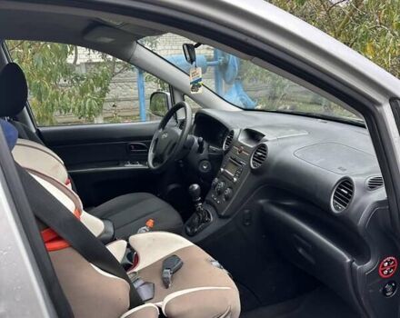 Сірий Кіа Каренс, об'ємом двигуна 1.59 л та пробігом 137 тис. км за 7100 $, фото 13 на Automoto.ua