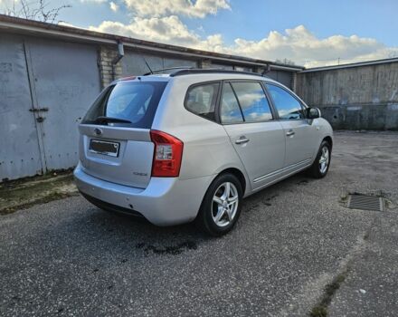 Серый Киа Каренс, объемом двигателя 2 л и пробегом 350 тыс. км за 2800 $, фото 3 на Automoto.ua