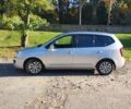 Серый Киа Каренс, объемом двигателя 2 л и пробегом 170 тыс. км за 7300 $, фото 1 на Automoto.ua