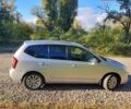 Серый Киа Каренс, объемом двигателя 2 л и пробегом 170 тыс. км за 7300 $, фото 2 на Automoto.ua