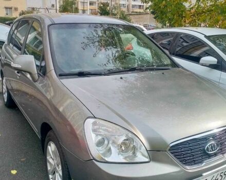 Сірий Кіа Каренс, об'ємом двигуна 2 л та пробігом 229 тис. км за 7300 $, фото 1 на Automoto.ua
